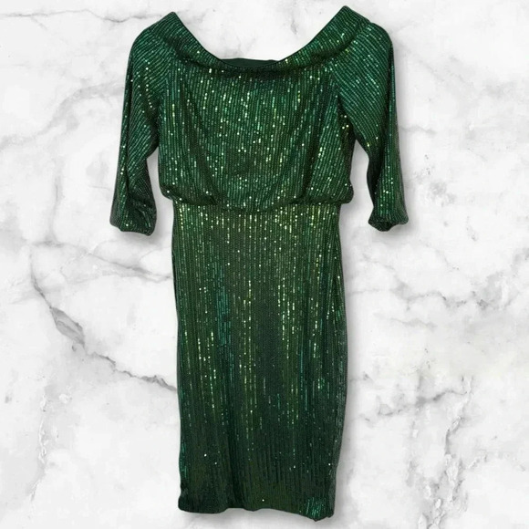 "Emerald Elegance: Scoop Neck Sequin Dress" - Picture 1 of 8